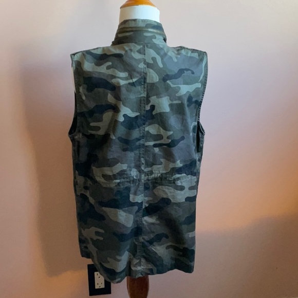 Love Tree Camo Vest - Picture 6 of 7